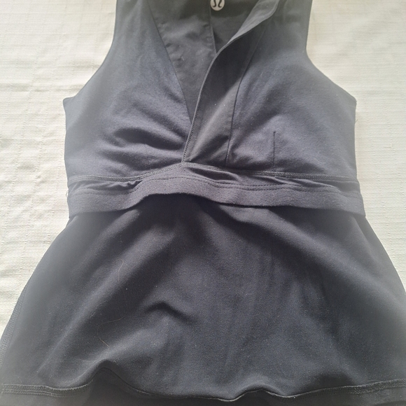 Lululemon Tank top built-in bra - Picture 5 of 6